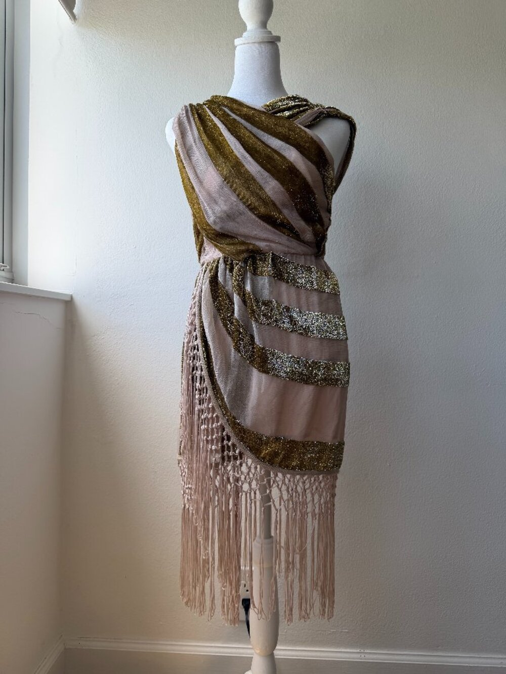Beautiful vintage inspired gold dress with fringe XS